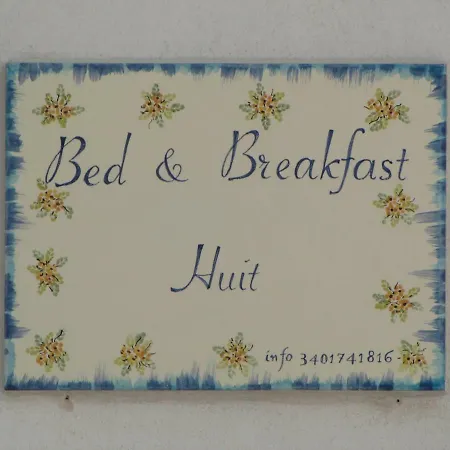 Huit Bed & Breakfast *